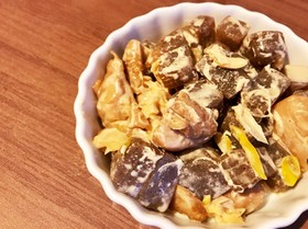 鶏肉とこんにゃくのからしマヨ和え